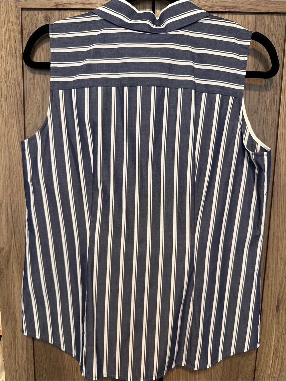 Lafayette 148 Sleeveless Button Up Top - Picture 4 of 4